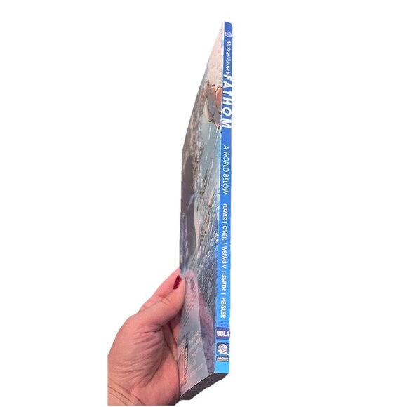 Fathom Vol 1 A World Below  Starter Edition Michael Turner SC TPB Graphic Novel - Picture 3 of 3